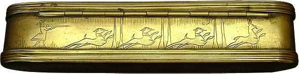 Achterzijde versierde messing tabaksdoos 1761