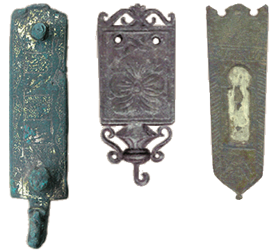 Drie riemtongen, 1400-1450, 1500-1525 en 1350-1425